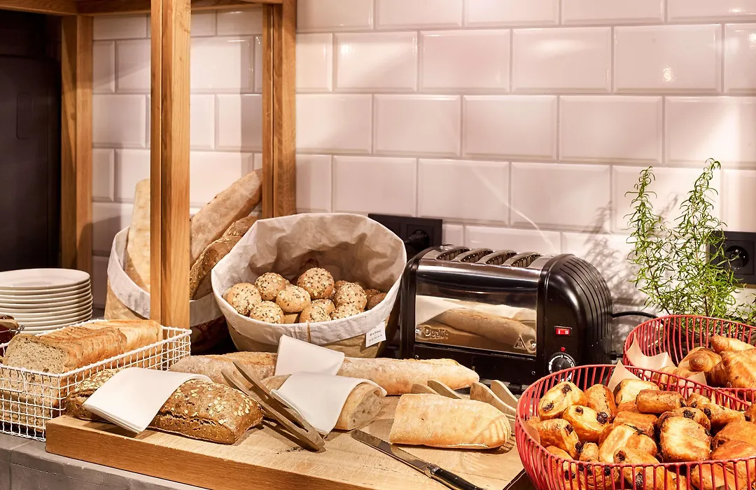 Park Inn By Radisson Brussels Airport-1